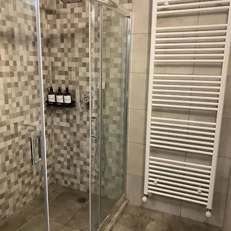 Apartament Emerald *